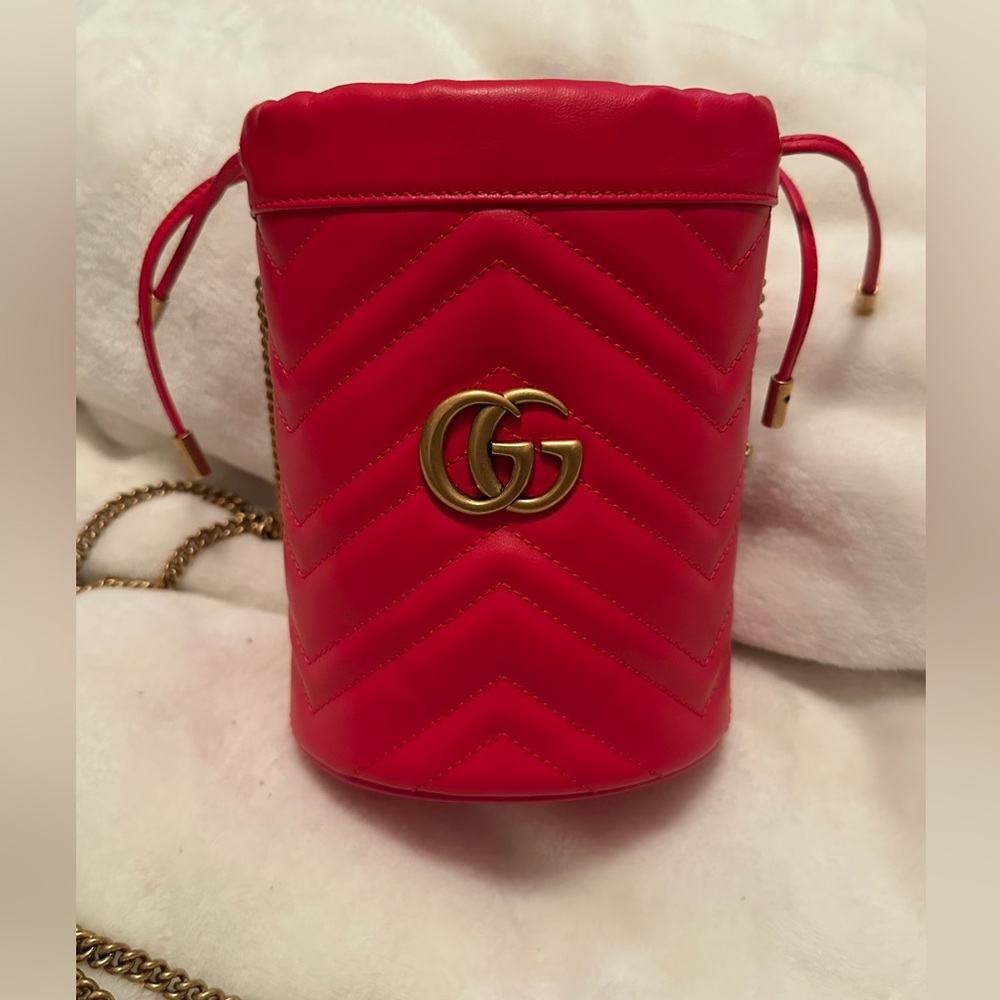 GG Marmont matelassé mini bucket bag- Red - Picture 2 of 10